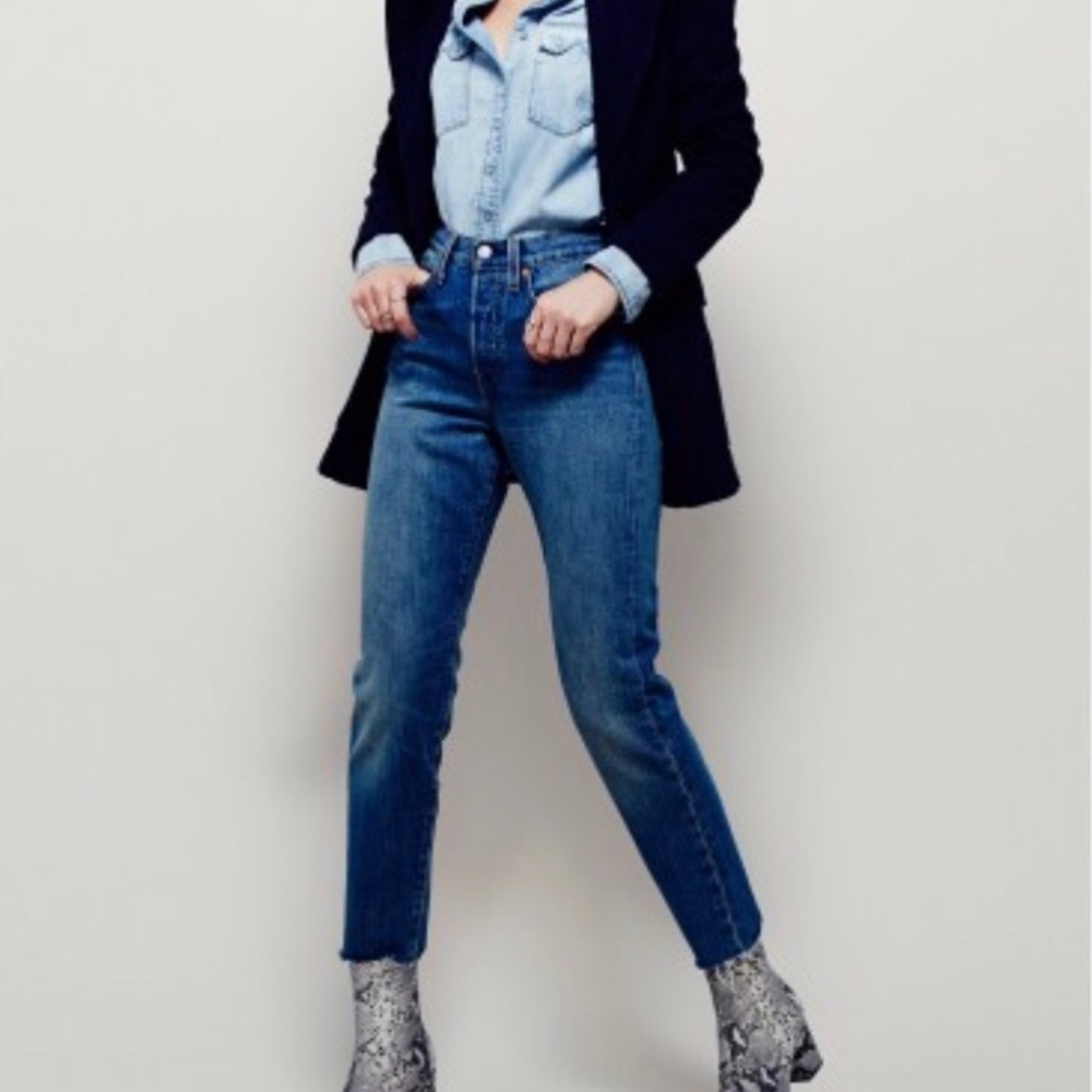 Levi’s Wedgie Icon High Rise / Straight-let Cutoff